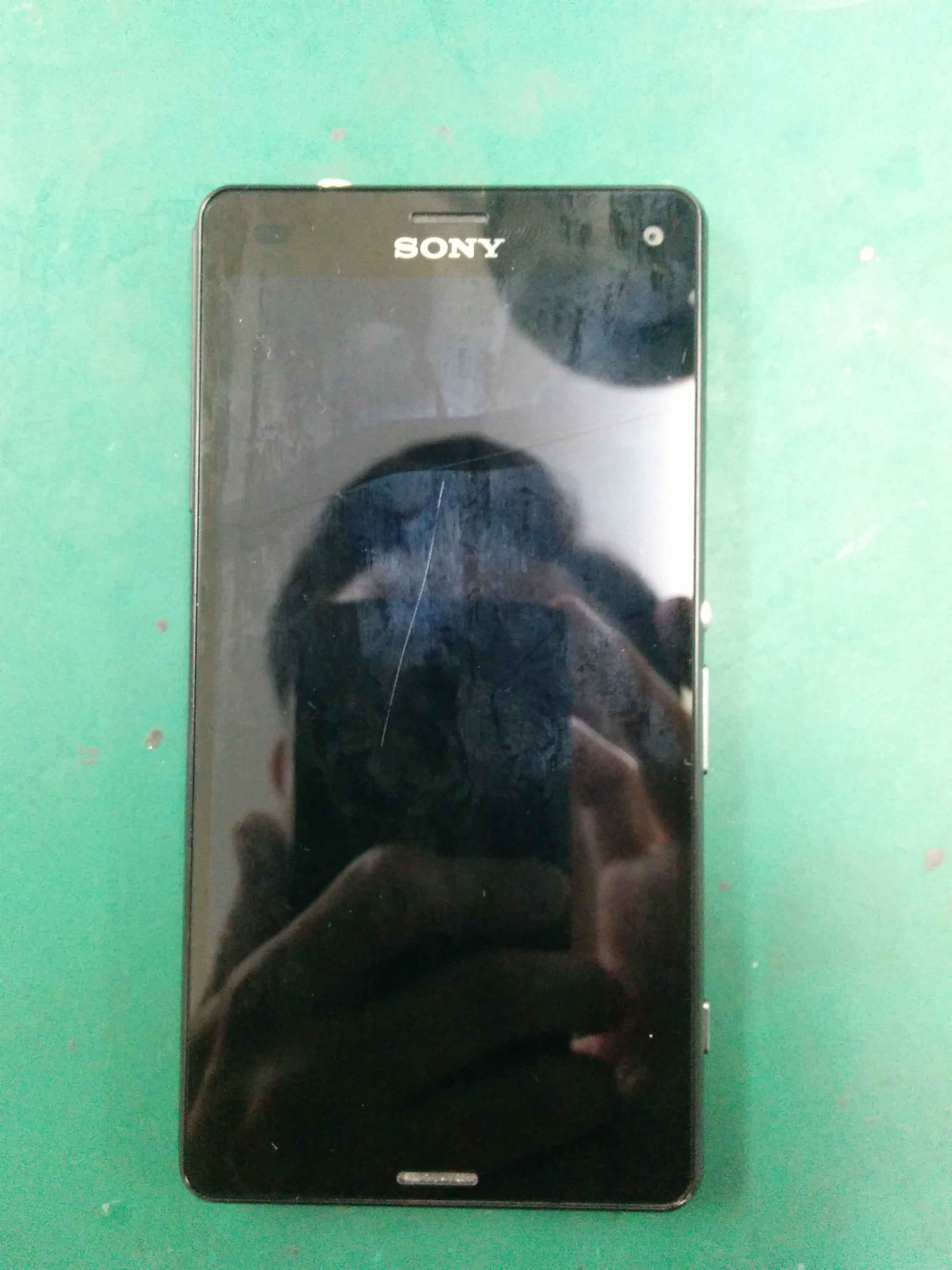 Xperia Z3 compactの画面割れ修理